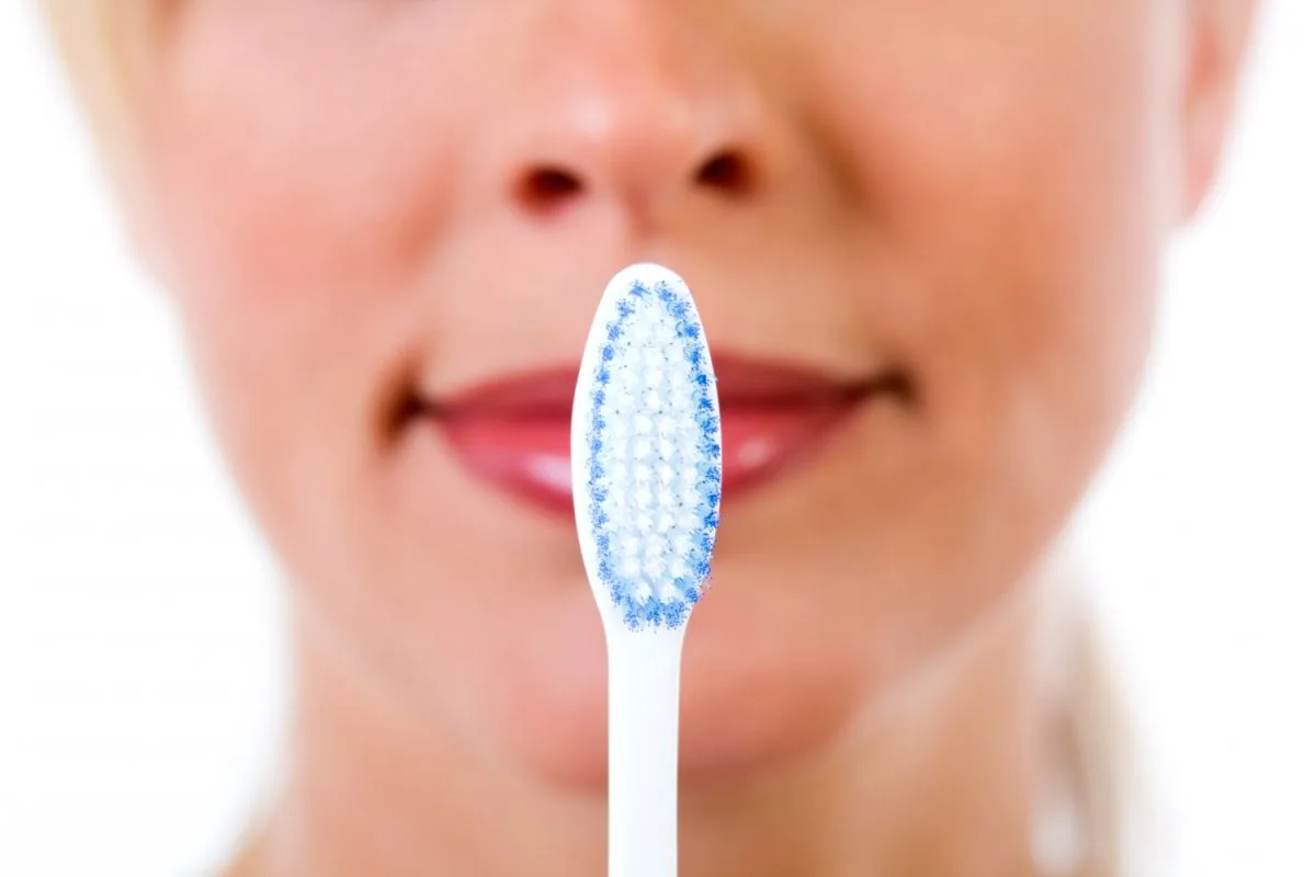 how-to-choose-the-right-toothbrush-and-toothpaste