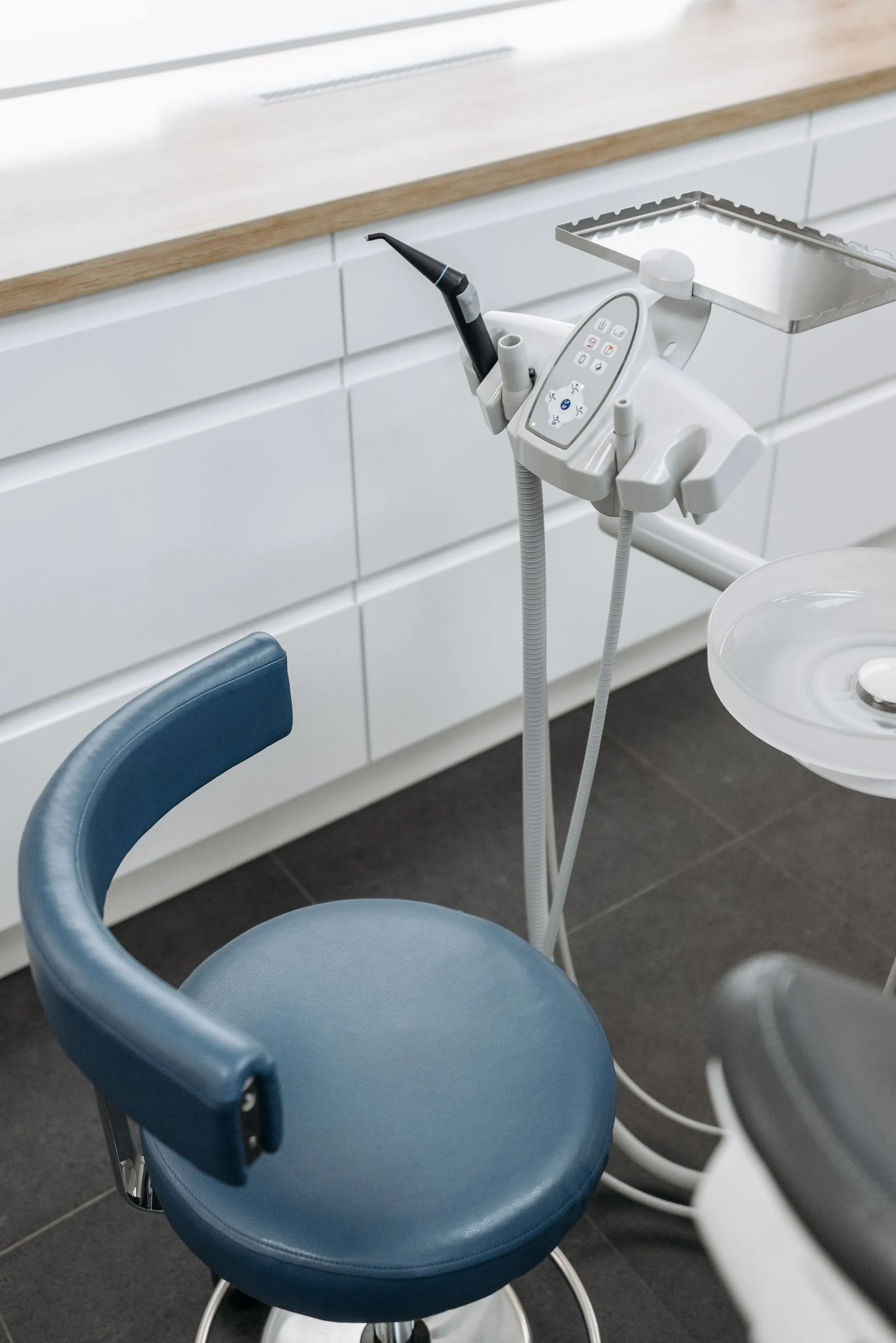 Why do Turkey teeth cost less explained inside a dental clinic in Turkey